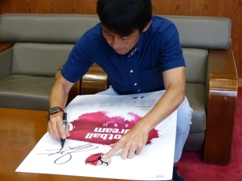 ポスターに石井監督のサインをしてもらいました！