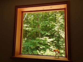 窓から見える四季折々の景色は、「天然の額縁」に♪