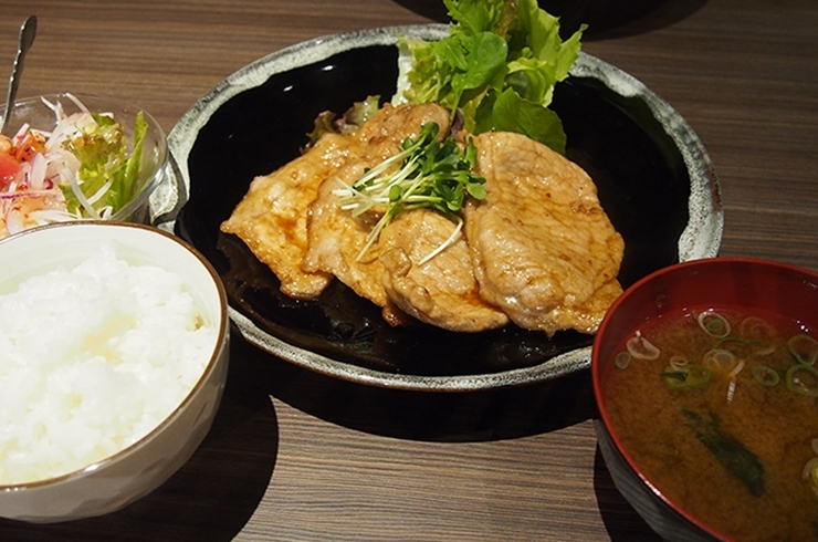 パノニカの人気No.1　豚ロース生姜焼き定食