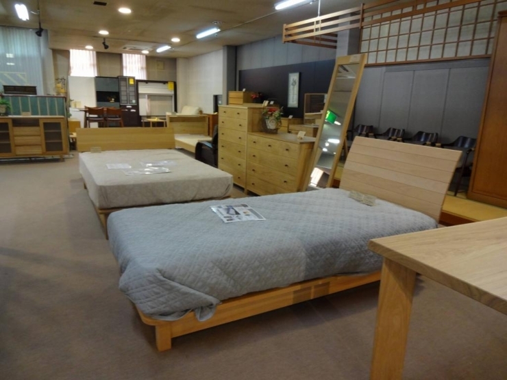 選ばれた逸品のベッド。快適な眠りを手に入れる喜びがある。