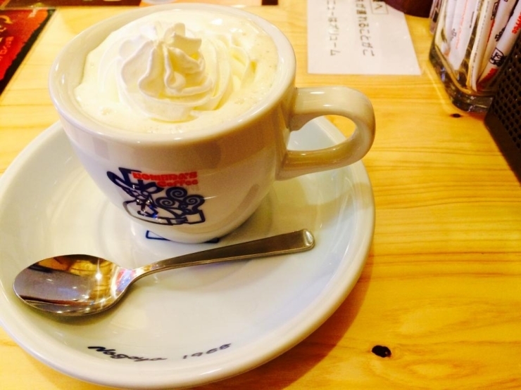 ウィンナーコーヒー　490円（税込）<br>