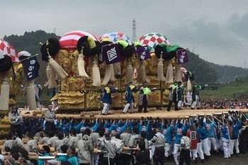 渦井川原かきくらべ