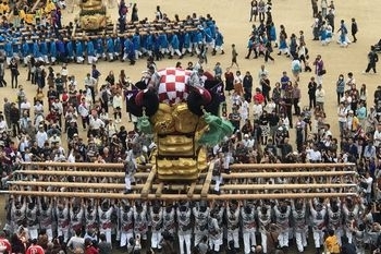 山根グラウンド入場