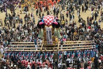 山根グラウンド入場