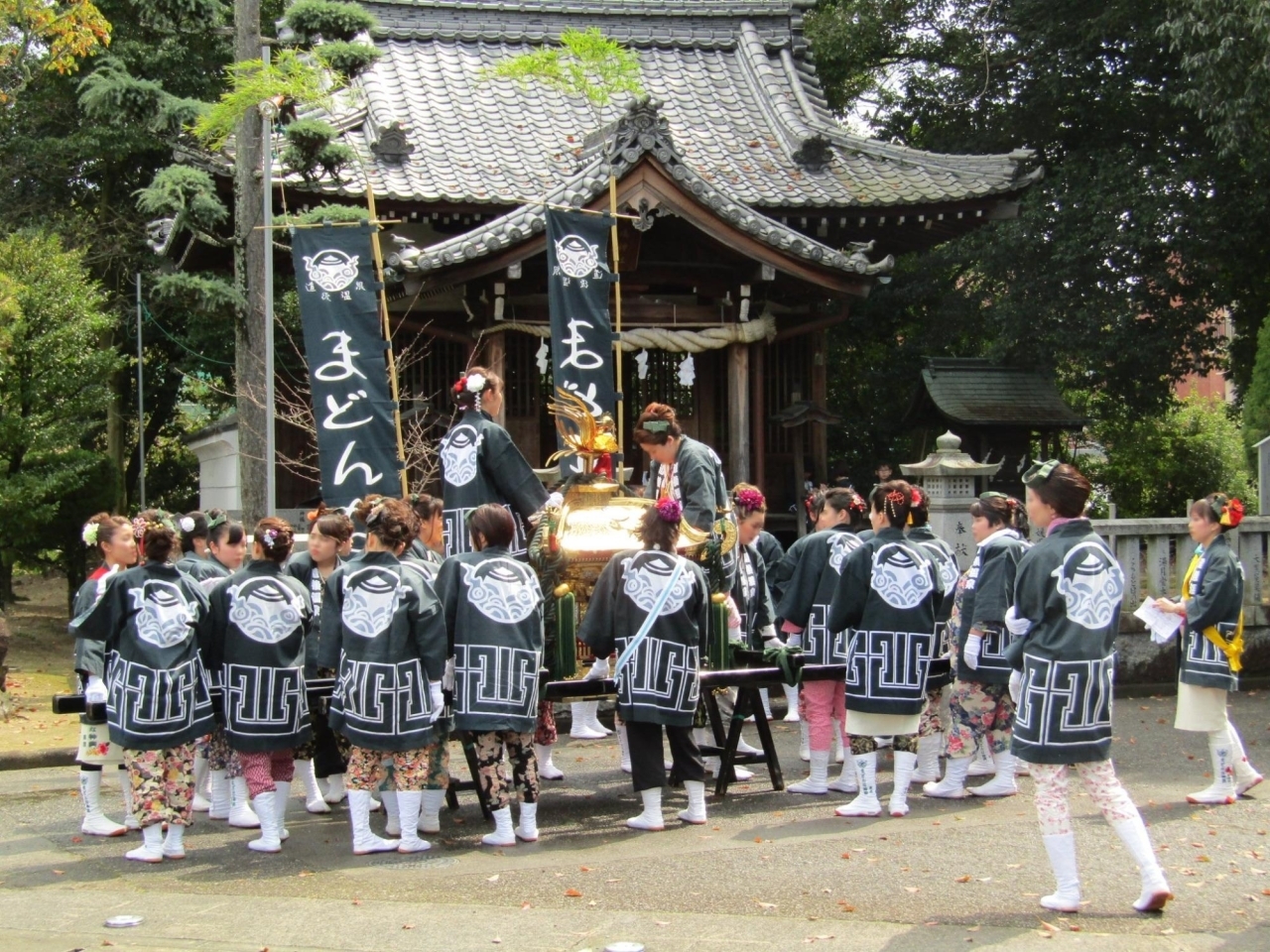 まどんな神輿