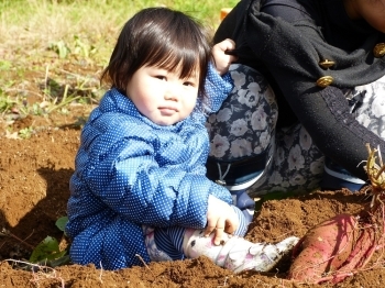 今回の最年少は1歳4か月！　土に触れるのが楽しかったね♪♪