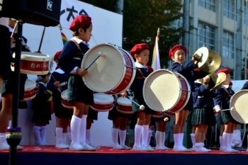 めぐみ幼稚園による鼓笛隊