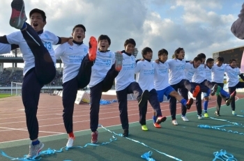 今日のラインダンス、足が上がってますね！