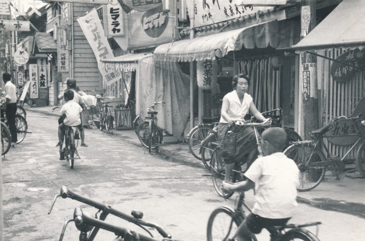本町通り大正堂書店前（昭和30年代）