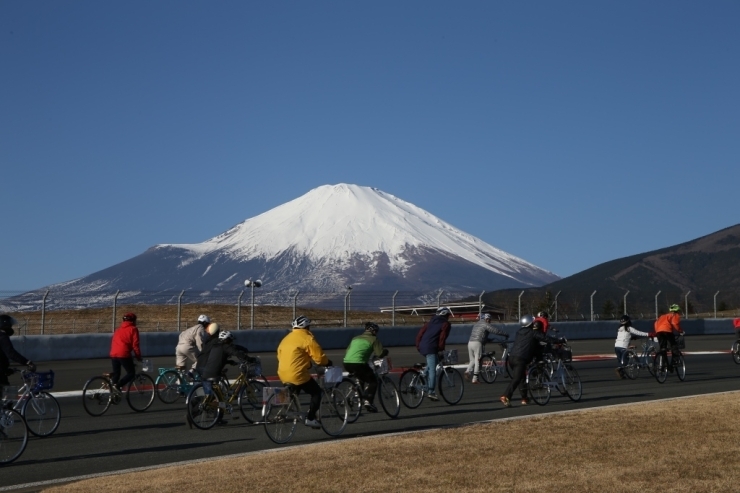 雲一つない絶好の天気で、富士山もクッキリ(^^♪