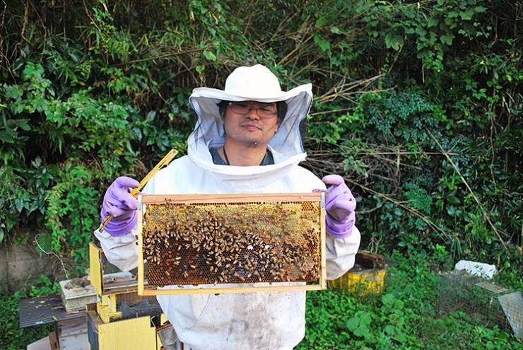 「人の体にやさしいものを届けたい」と語ってくれた、山中養蜂・代表の安田顕典さん