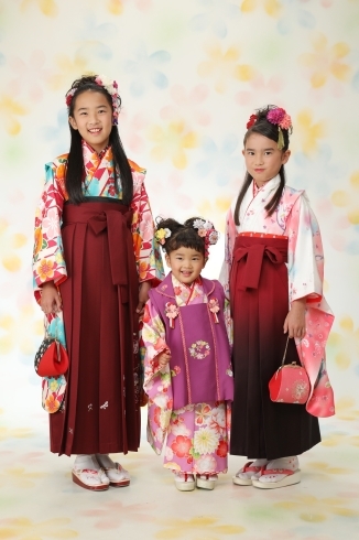 お姉ちゃん達は袴を着ました「七五三⭐︎２分の1成人式⭐︎成人式の振袖撮影⭐︎」