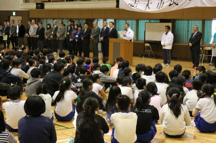 みんなちゃんと話を聞いてますね♪