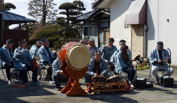 イベントブースでは、地元の「麻生下座連」のお囃子を間近に見ることが出来ました。