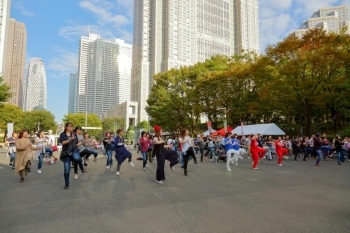 みんなでダンス練習中