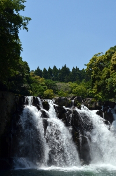 初夏の滝は気持いいですね。<br><br>