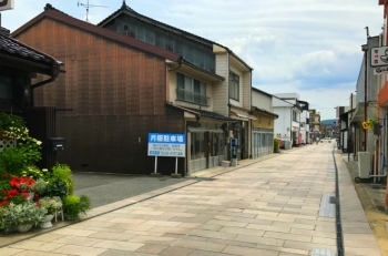 街ブラするのも楽しい石畳商店街☆<br>