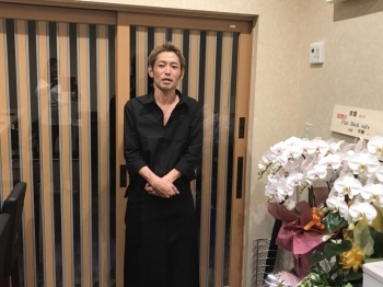 シャイな店主・青葉さん。<br>皆さん声をかけてくださいね。