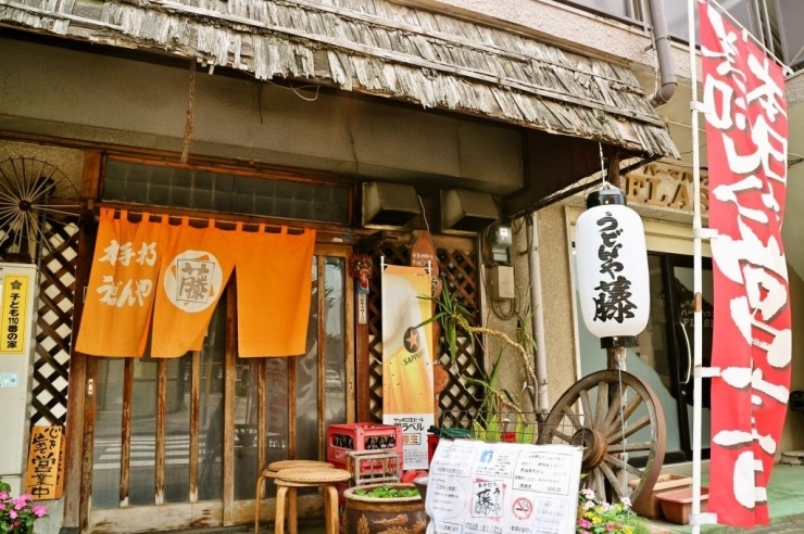 店頭、店内ともどこか昭和の雰囲気を残し温かみがあります。