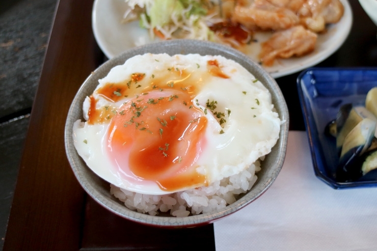 半熟玉子をご飯に乗せて食べても美味しい！