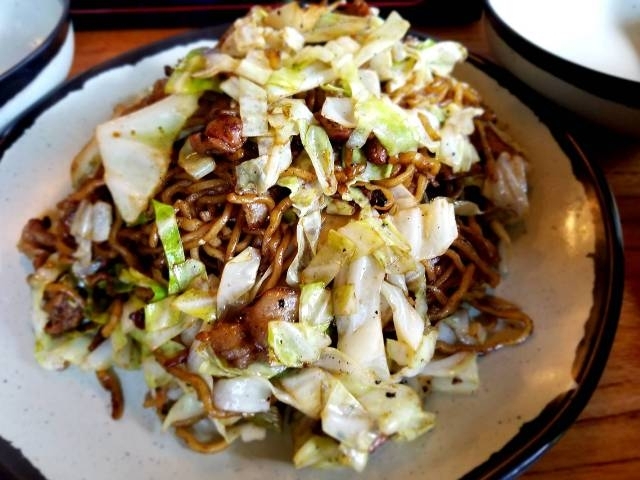 これが有名な焼きそばね！<br>ソースをかけて食べるとさらに美味しいのです！