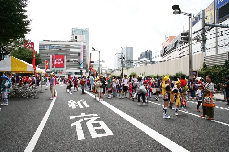 各地から　新宿に集う　出演者の面々<br>