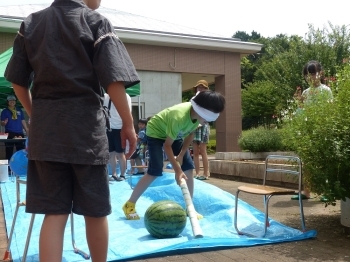 「えい！」　少しずれちゃった！残念。