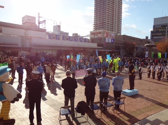 「阪神尼崎駅周辺地区マナー改善アピールパレード実施」