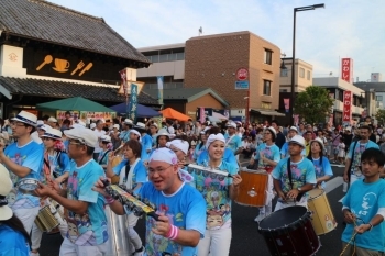 サンバの演奏の方々！！