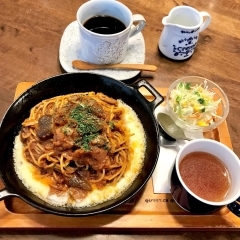 西区八軒 【プロヴィンシャルノート】さんの陶板ボロニアミートスパ