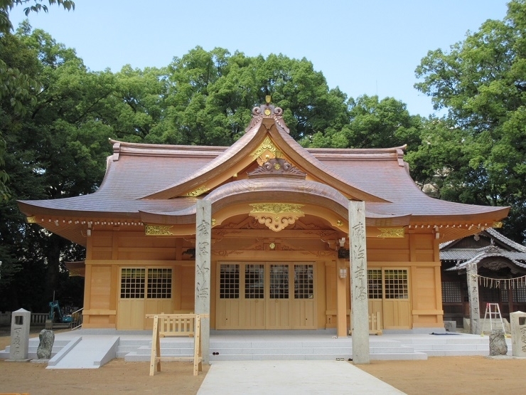 約120年ぶりに建て替えされた一宮神社社殿は、晴れの日はこんな感じです。お天気の良い日に、また訪れてみてください。