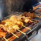 『焼き鳥カフェ 鶏小屋(とりごや）』で美味しい鶏料理と日本各地のお酒を楽しんで♪【三島市 本町 新店】