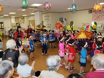 子どもとの触れ合い「株式会社悠遊社 新居浜事業所」