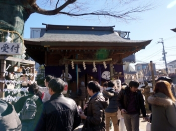 拝殿のすぐ近くにある秋葉神社です。