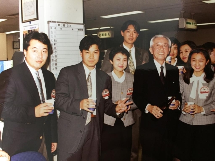 キリンビール時代の伊村さん（一番左）