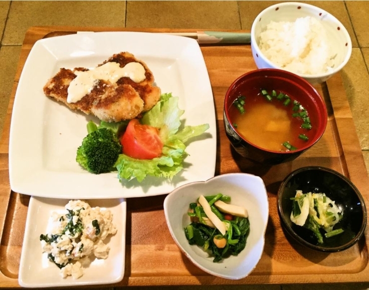 日替わりサービスランチ　￥900(￥1,100でドリンク付）