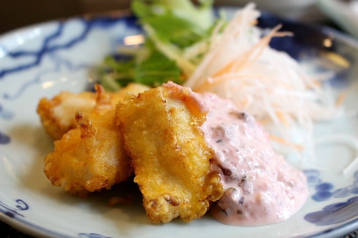 メイン　鶏肉の天ぷら　和風タルタルソース