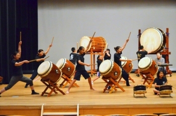 左と右で掛け合い