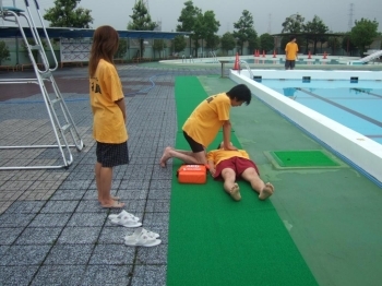 ◆北部市民プール救命訓練の様子<br>◆画像出典：岐阜市ホームページ