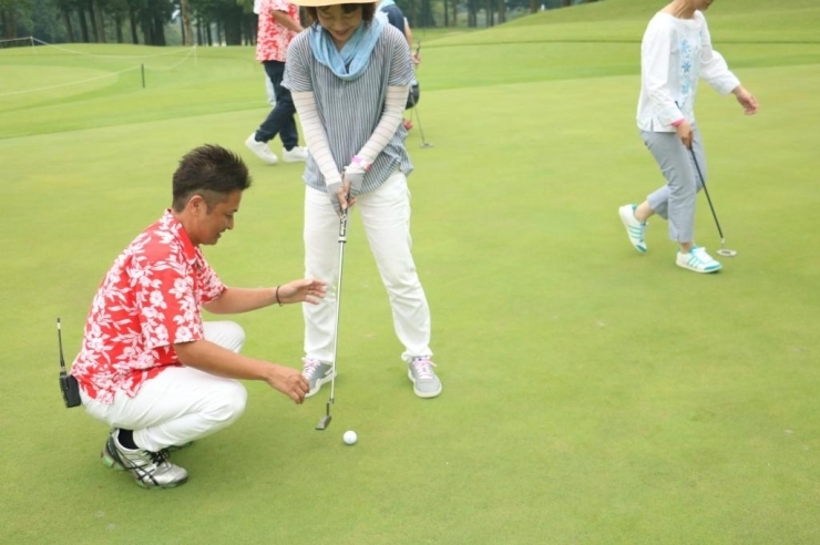 プロ級の腕前のスタッフさんがやさしく指導