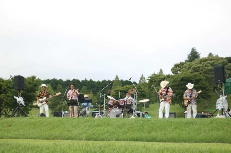 ザ・ダイナミックスのライブ　貫禄があります。