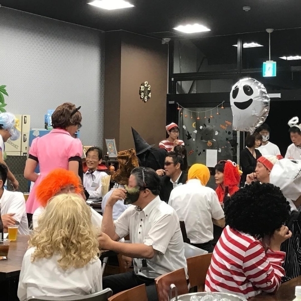 ハロウインParty。仮装して来店すると割引有ということでみなさん仮装して来てくれたそうです。