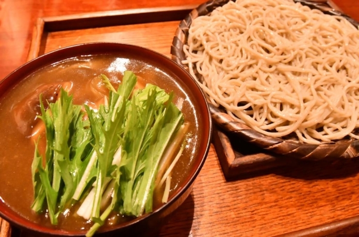 身体が芯から温まる「つけめんカレーざるそば」