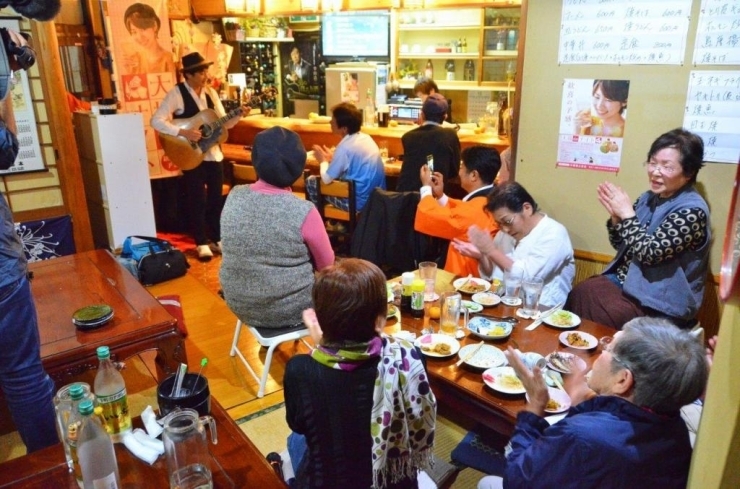 居酒屋ひよっこ　ほのぼのとした居酒屋さん　カウンターで飲みたい♪