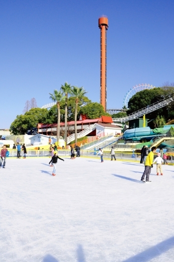 スケートと雪あそびが楽しめる「ウインターカーニバル」「ひらかたパーク」