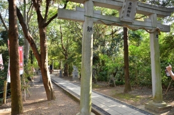 貴船神社は柿田川公園の奥にあります