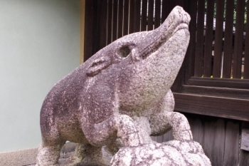 幾多の霜雪に耐えたであろうお姿