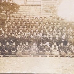 昭和2年の麻生尋常高等小学校卒業写真