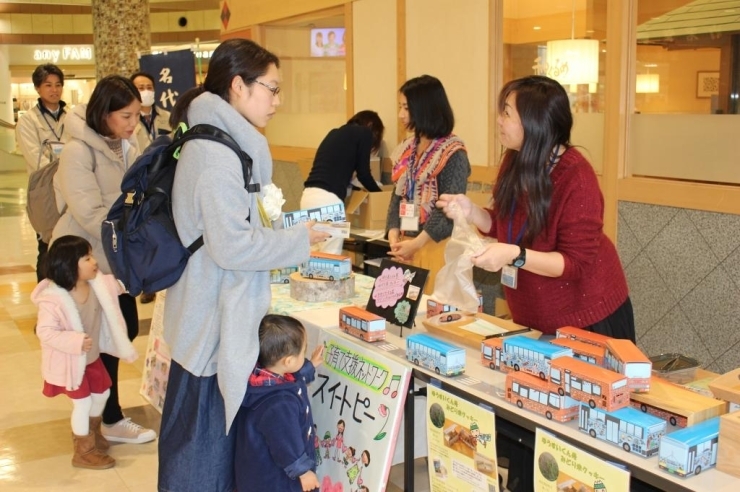 お子様連れのママさんが沢山買いに来てくれました！