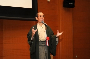 来賓代表、京都市　門川市長<br>祝辞で「SDGs」「レジリエント・シティ」について熱く語られました。